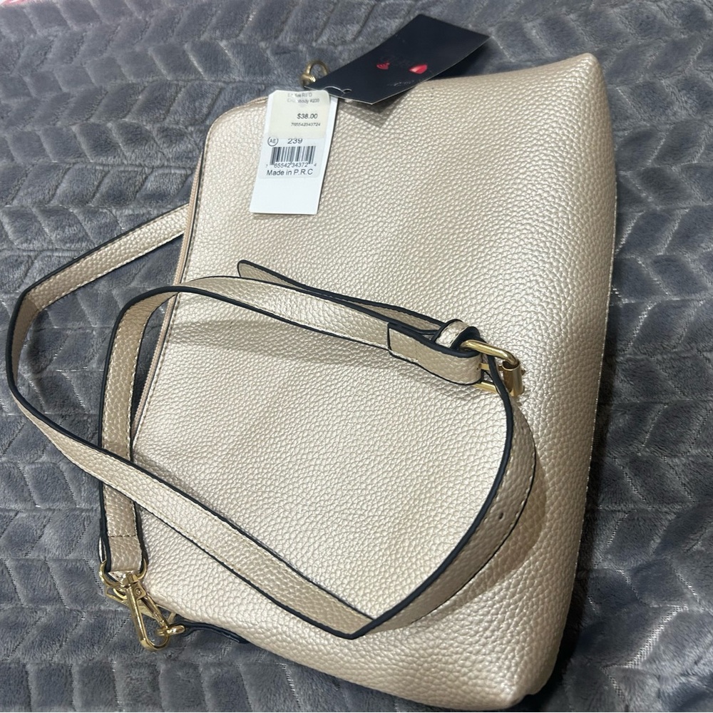Elegant Cream Shoulder Bag